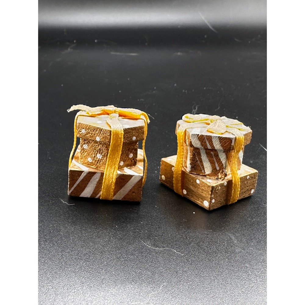 Miniature dollhouse‎ gold white Christmas presents lot restoration holidays